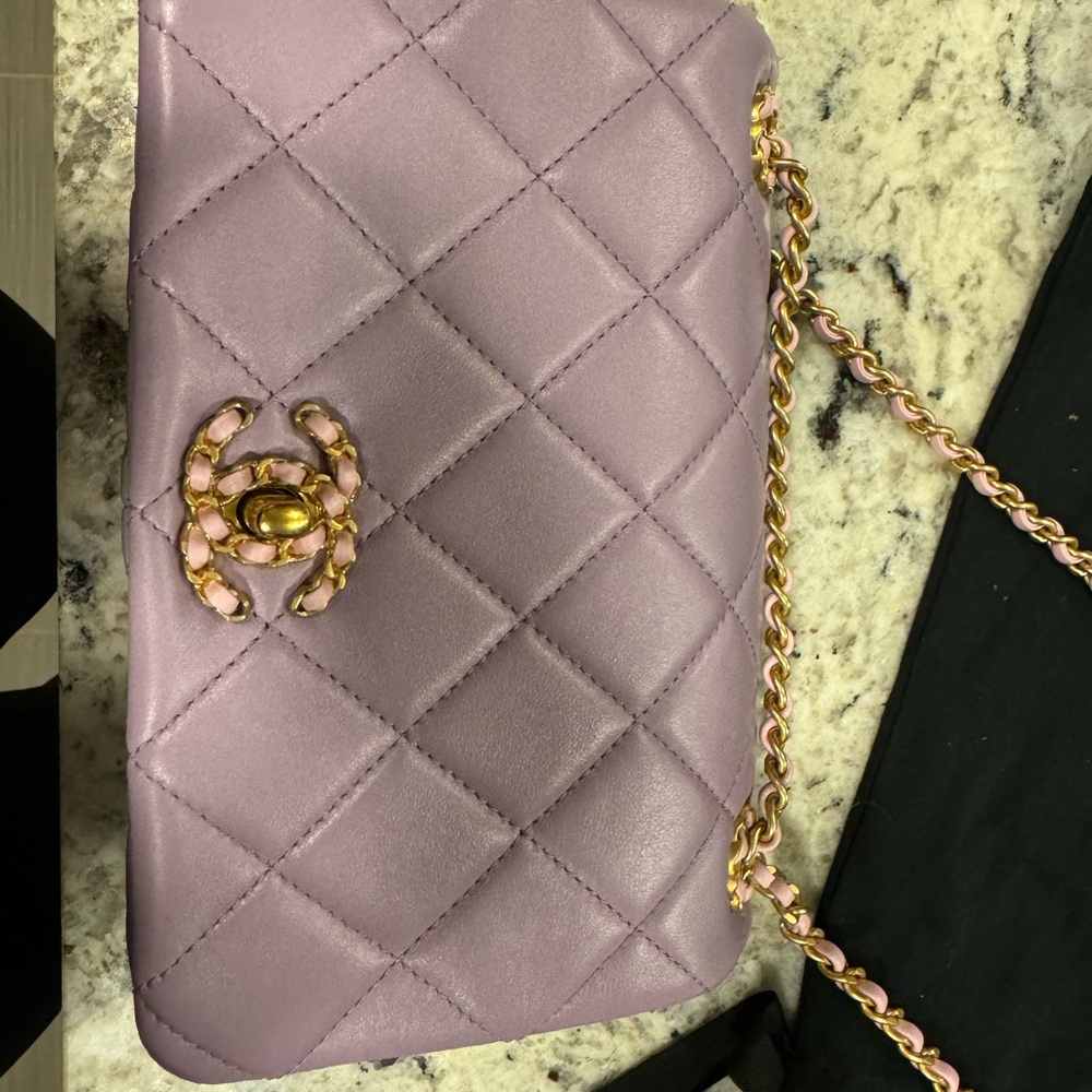 CHANEL Lilac Quilted Clutch with Gold-Tone Chain